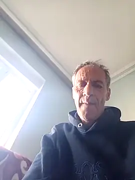 Snapshot of Meliwem12 chatting on April 23, 2026, 6:03 am Meliwem12 online show from April 23, 2026, 6:03 am