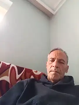 Snapshot of Meliwem12 chatting on May 26, 2026, 7:04 am Meliwem12 online show from May 26, 2026, 7:04 am