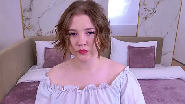 Snapshot of AlmaSound chatting on October 10, 2025, 5:28 am AlmaSound online show from October 10, 2025, 5:28 am