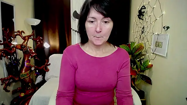 Snapshot of VivianGuchih chatting on October 11, 2025, 6:01 am VivianGuchih online show from October 11, 2025, 6:01 am