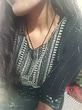 Snapshot of posewith chatting on February 8, 2026, 8:07 am posewith online show from February 8, 2026, 8:07 am