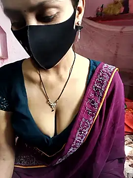 Snapshot of posewith chatting on February 24, 2026, 7:28 am posewith online show from February 24, 2026, 7:28 am