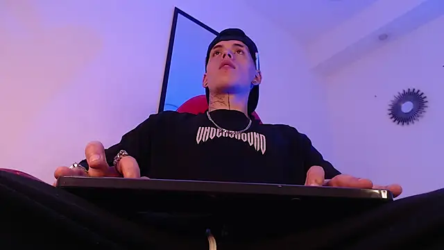 Anhonymus  online show from September 12, 2025, 4:07 pm