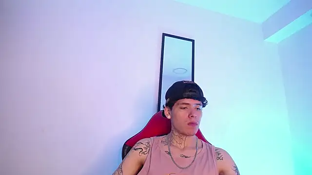 Anhonymus  online show from November 6, 2025, 4:02 am