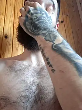 eetme827 online show from November 9, 2025, 12:58 pm