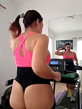 Snapshot of AngelinRedLatina chatting on April 5, 2026, 12:46 pm AngelinRedLatina online show from April 5, 2026, 12:46 pm