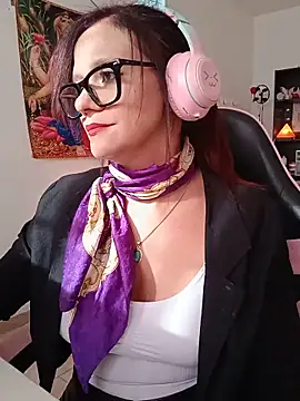 Snapshot of AngelinRedLatina chatting on May 11, 2026, 1:39 pm AngelinRedLatina online show from May 11, 2026, 1:39 pm