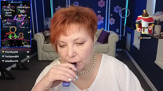 Kira Kenett online show from October 7, 2025, 7:38 am