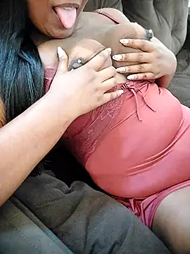 Snapshot of thamihravena chatting on November 27, 2025, 1:35 pm thamihravena online show from November 27, 2025, 1:35 pm