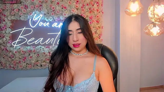 MayaMoretti  online show from October 24, 2025, 3:36 am