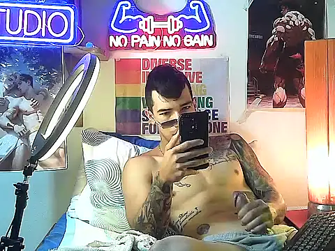 Strongcockfitness online show from October 2, 2025, 5:31 pm