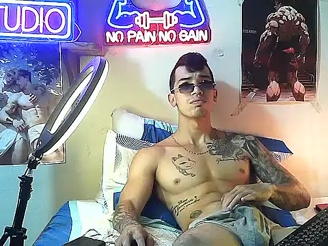 Strongcockfitness online show from October 3, 2025, 12:57 pm