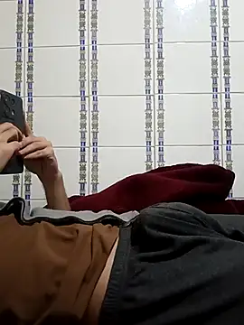 Snapshot of BeakedMezuza chatting on April 12, 2026, 9:03 am BeakedMezuza online show from April 12, 2026, 9:03 am