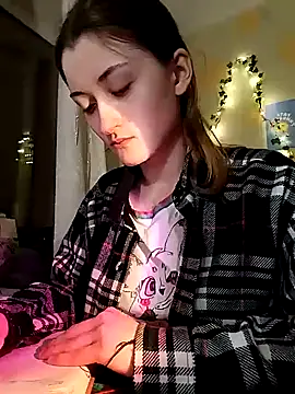 LillySvon online show from April 8, 2026, 8:42 pm