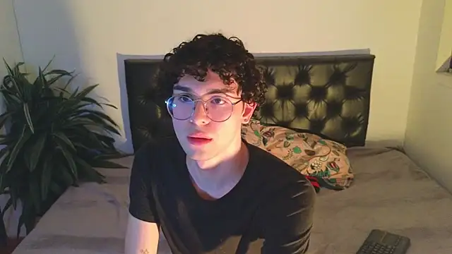 Snapshot of sandro_vitali chatting on October 3, 2025, 5:59 am sandro vitali online show from October 3, 2025, 5:59 am