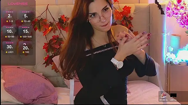 Snapshot of LeaMelone chatting on November 12, 2025, 7:13 pm LeaMelone online show from November 12, 2025, 7:13 pm