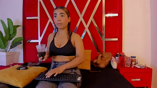 vennusasm1 online show from October 24, 2025, 9:55 pm