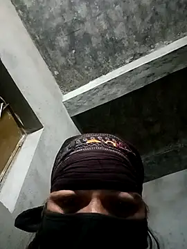 suhani sharmj online show from November 28, 2025, 10:01 pm