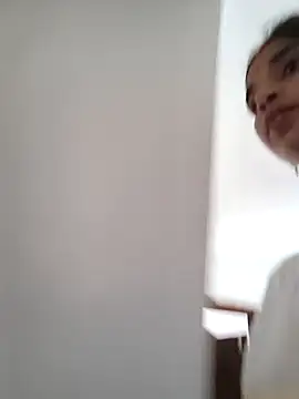 Hot-Soniya2 online show from October 6, 2025, 6:11 am