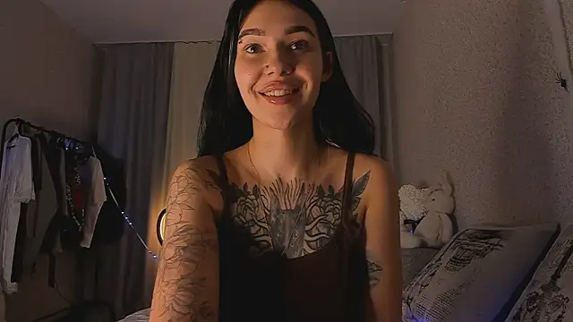 ArianaWalker77 online show from November 5, 2025, 6:19 pm