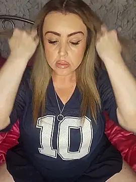 Amber EyesX online show from October 22, 2025, 2:17 pm