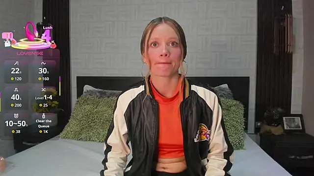 Brianna Bondd online show from October 14, 2025, 3:02 pm