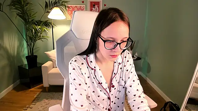 Snapshot of Night___Siren chatting on September 14, 2025, 12:48 pm Night Siren online show from September 14, 2025, 12:48 pm