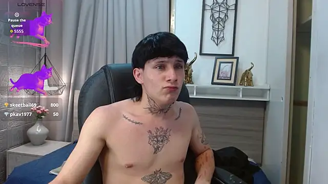 Iantwink18 online show from October 12, 2025, 8:13 am