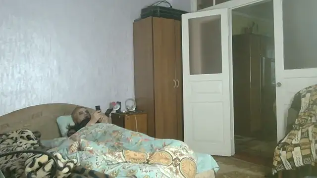 Snapshot of NiraFrost chatting on October 22, 2025, 6:02 am NiraFrost online show from October 22, 2025, 6:02 am