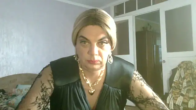 Snapshot of NiraFrost chatting on October 25, 2025, 5:48 am NiraFrost online show from October 25, 2025, 5:48 am