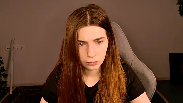 AliceCUNTach online show from November 28, 2025, 5:10 am