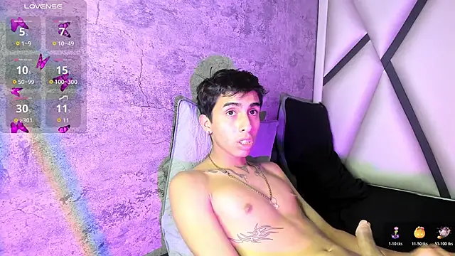 Amy Fox03 online show from November 4, 2025, 12:48 pm