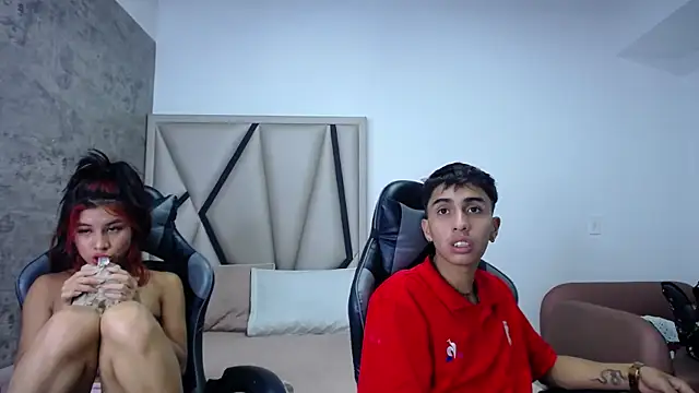 Amy Fox03 online show from November 11, 2025, 1:11 pm