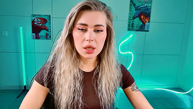 AdelLoyss online show from October 10, 2025, 1:10 pm