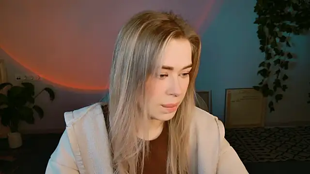 AdelLoyss online show from October 22, 2025, 1:55 pm