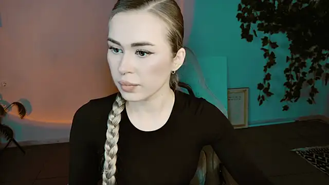 AdelLoyss online show from October 29, 2025, 1:13 pm