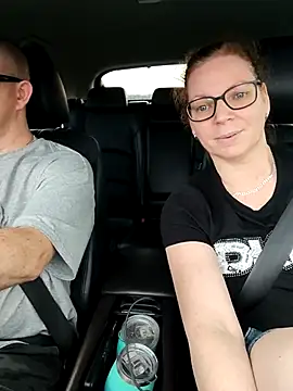 aussiepeaches online show from November 16, 2025, 7:03 am