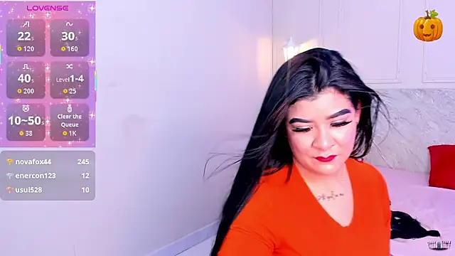 TianaGlow26 online show from October 31, 2025, 7:26 pm