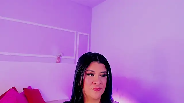 Snapshot of TianaGlow26 chatting on February 14, 2026, 6:48 pm TianaGlow26 online show from February 14, 2026, 6:48 pm