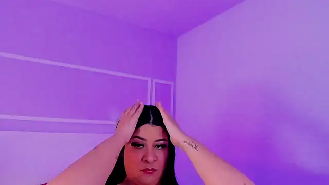 Snapshot of TianaGlow26 chatting on February 17, 2026, 7:09 pm TianaGlow26 online show from February 17, 2026, 7:09 pm