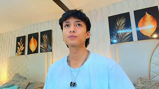 Lean Portman online show from February 2, 2026, 8:51 pm