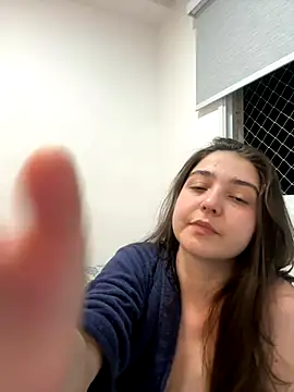 Floravip online show from October 28, 2025, 2:04 am