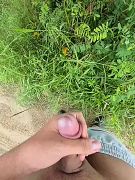 Snapshot of winter0cold_ chatting on October 27, 2025, 2:37 am winter0cold online show from October 27, 2025, 2:37 am