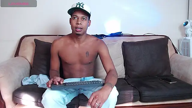 SpicyBoys X online show from April 12, 2026, 10:15 pm