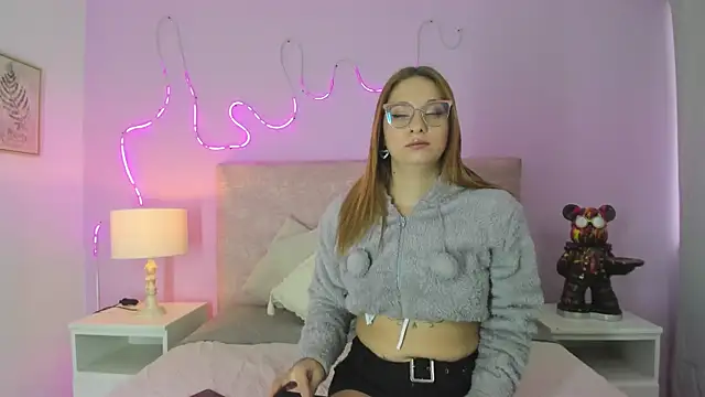 EmaRae1499 online show from October 31, 2025, 11:44 am