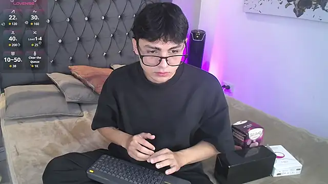 SamuFOXXX online show from October 10, 2025, 8:30 pm