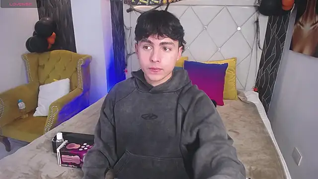 SamuFOXXX online show from November 4, 2025, 8:30 pm