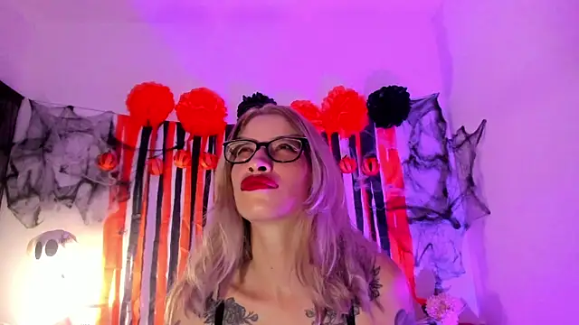 MerryyMendez online show from October 8, 2025, 1:14 am