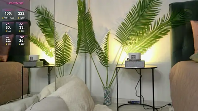 Snapshot of JuliaQuin chatting on October 3, 2025, 2:08 am JuliaQuin online show from October 3, 2025, 2:08 am