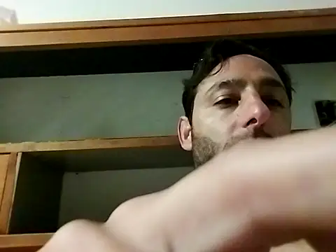 Snapshot of JONATAN_ACA_ESTOY chatting on October 10, 2025, 6:45 am JONATAN ACA ESTOY online show from October 10, 2025, 6:45 am